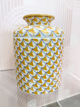Porcelain Round Tissue Box Matted Gold Fishnet