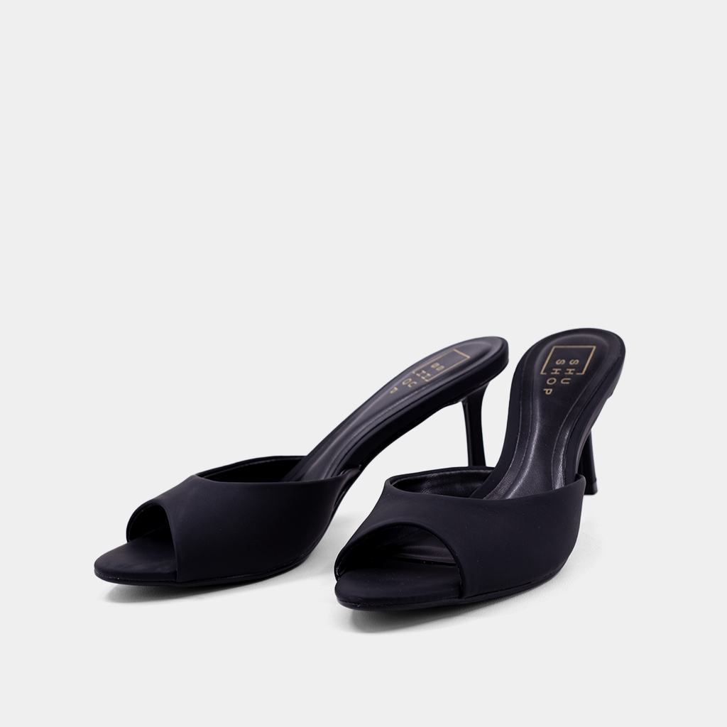 Elaine Heel