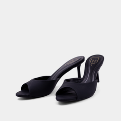 Elaine Heel