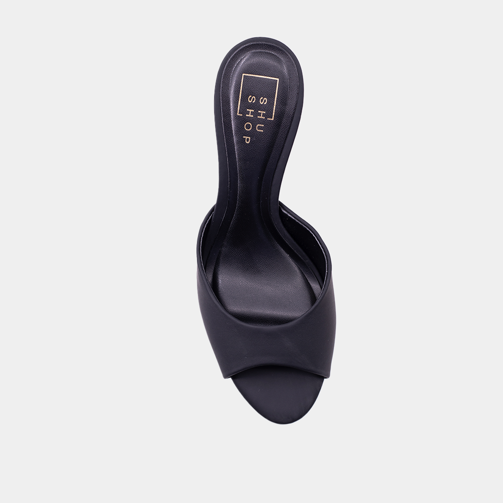 Elaine Heel